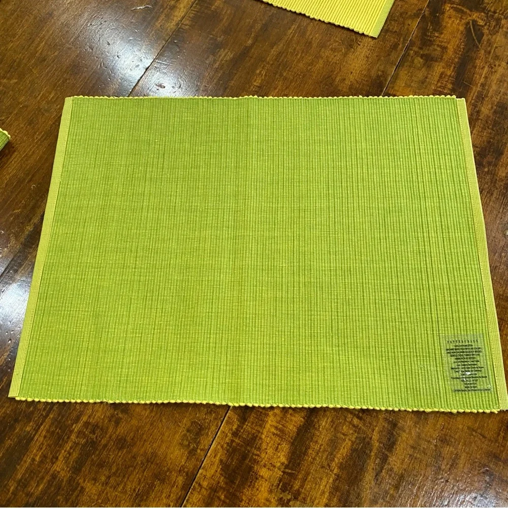 Pottery Barn Placemats Set of Four Yellow and Green Cotton Twill Contemporary